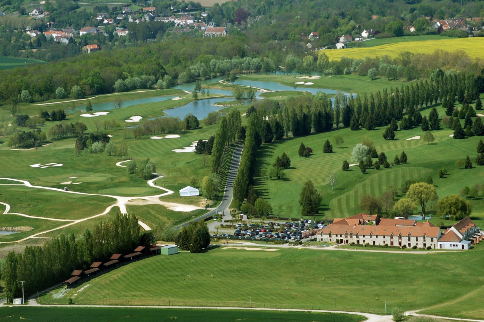 Crecy Golf et Domaine - Fairway et green du parcours
