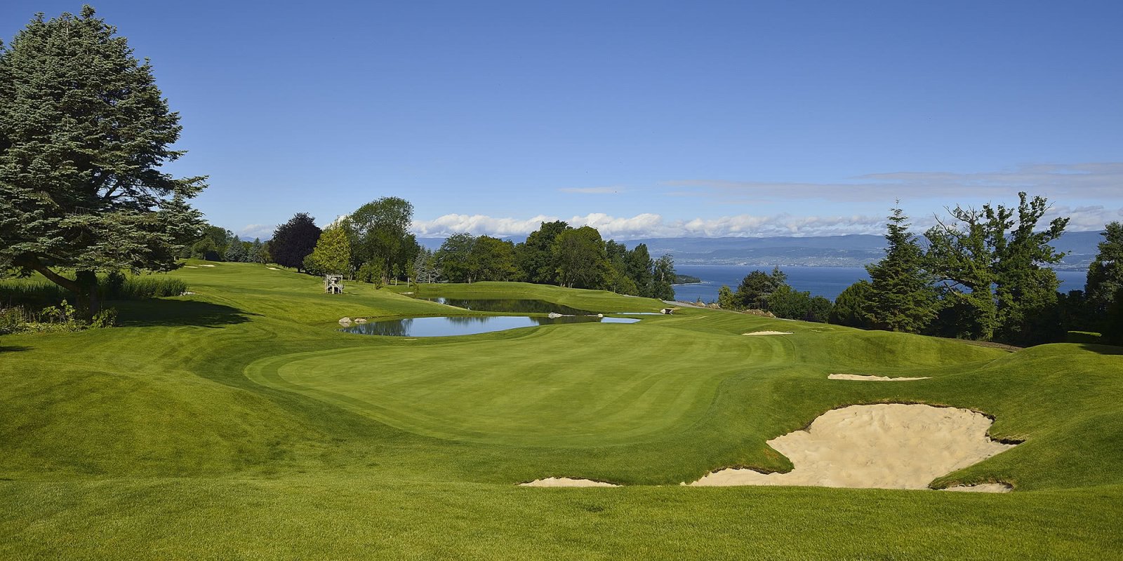 Évian Resort Golf Club - Fairway et green du parcours