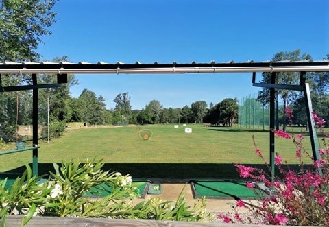 Giga Golf - Fairway et green du parcours