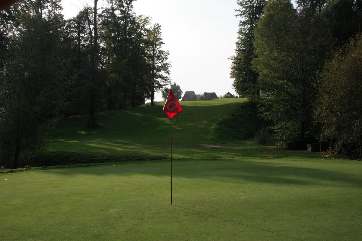 Golf Hôtel Château les Merles - Fairway et green du parcours