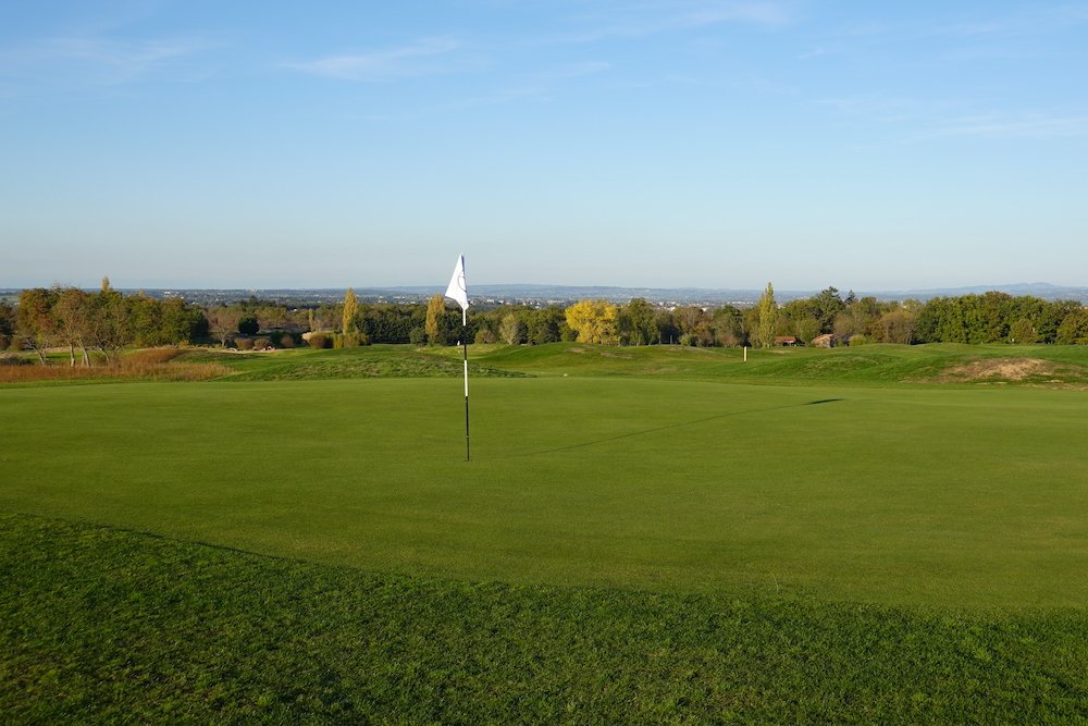 Golf du Domaine de Champlong - Fairway et green du parcours