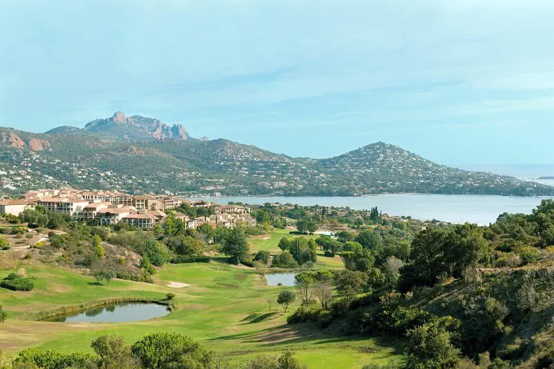 Golf des Roches d’Azur - Fairway et green du parcours