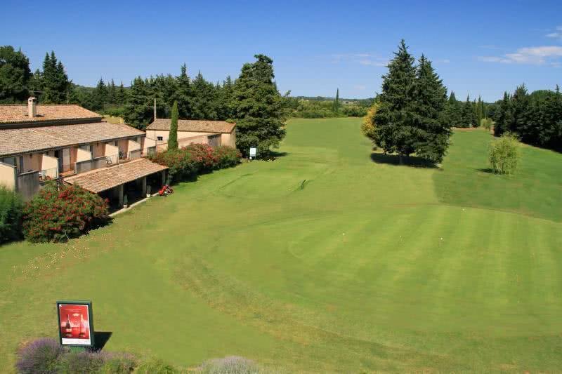 Golf de Nimes Vacquerolles - Club house et installations