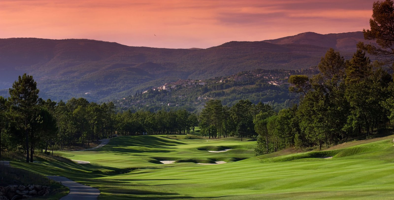 Terre Blanche - Fairway et green du parcours