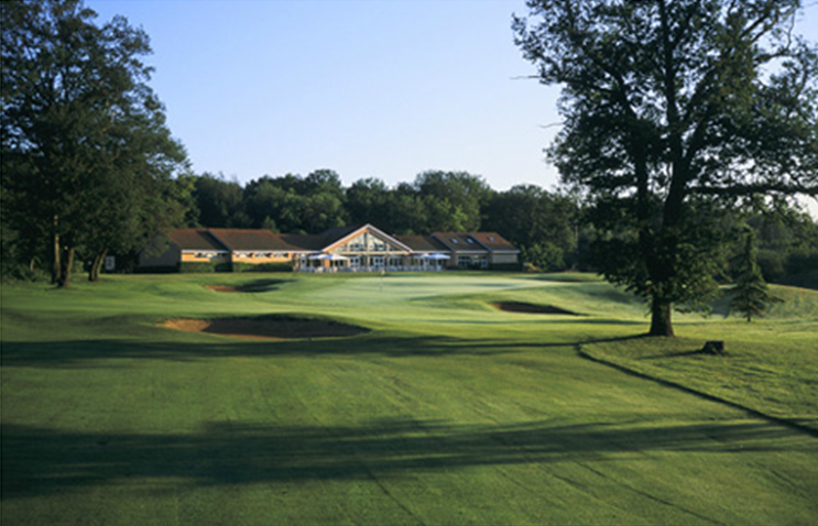 Golf du Château d’Avoise - Fairway et green du parcours