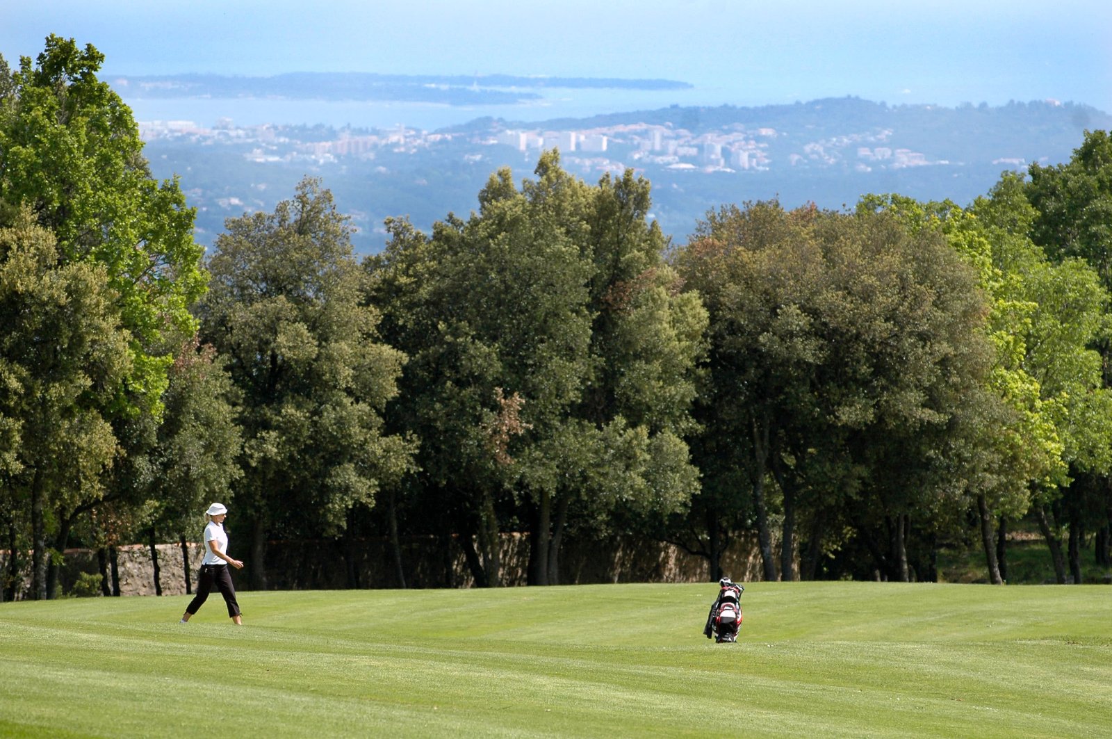 Golf du Claux Amic - Fairway et green du parcours