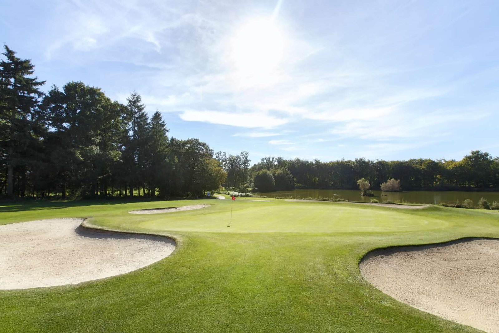 Golf Les Ormes, Golf & Resort